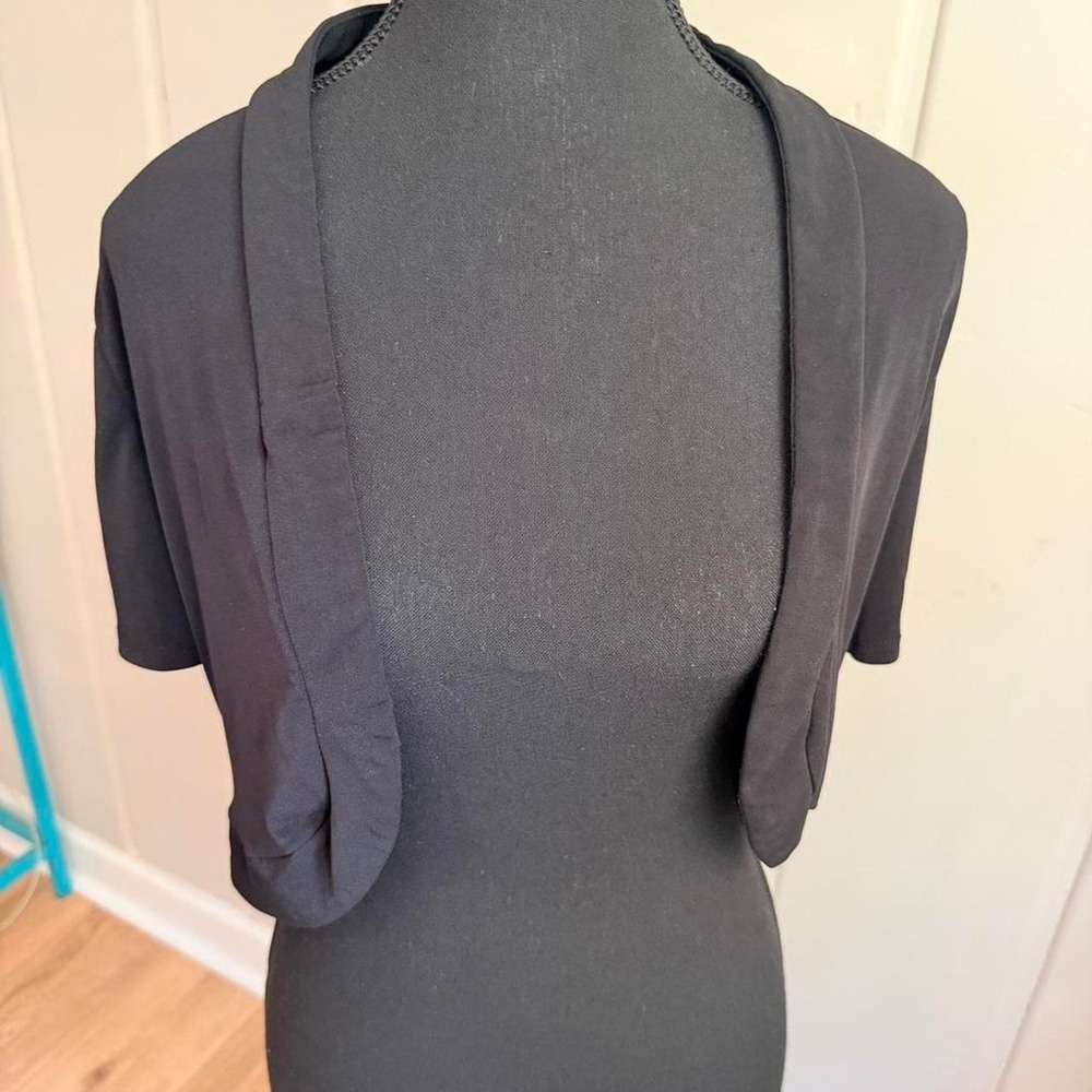 Black cropped open front shrug cardigan